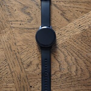 Garmin Venu 4 Smartwatch With Black Silicone Strap